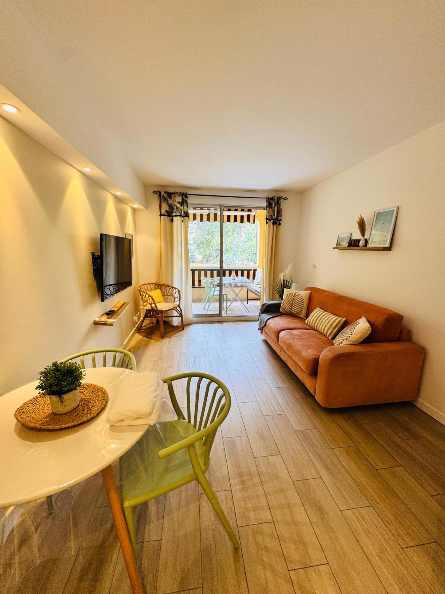 150m de la plage, appartement tout équipé Saint-Raphaël Exterior foto